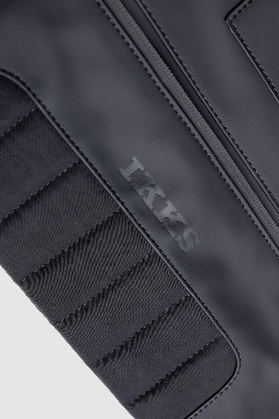 schwarze clutch-tasche aus nylon mit gummieffekt für herren