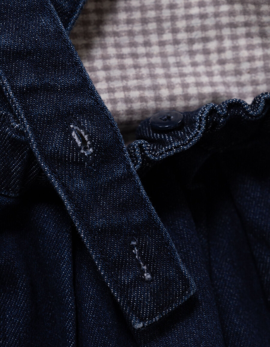 jeanskleid und t-shirt-outfit für babys