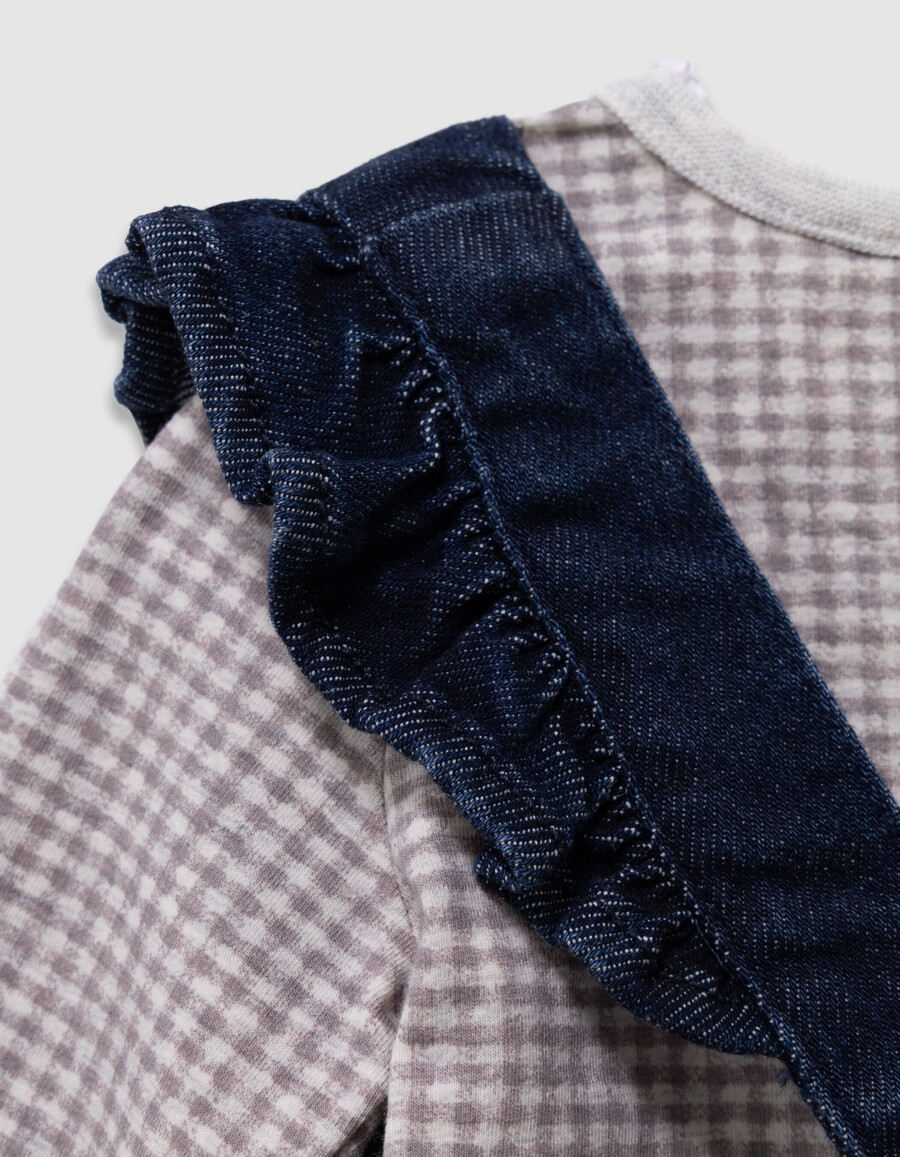 jeanskleid und t-shirt-outfit für babys