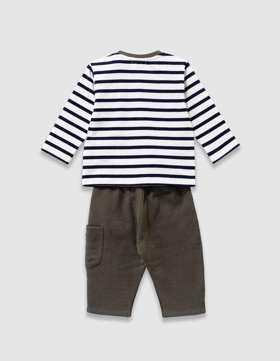 gestreiftes t-shirt und hose für babys und jungen