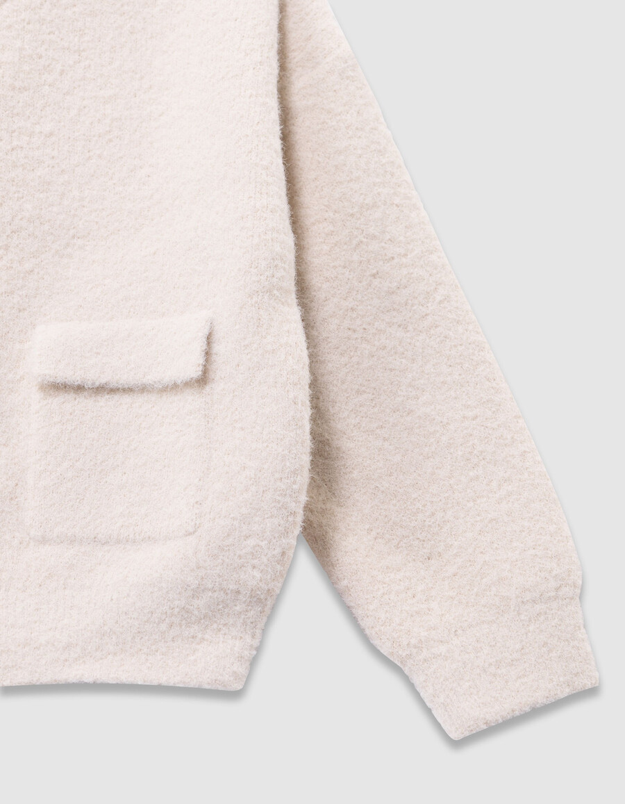 beigefarbene flauschige strickjacke mit knöpfen für mädchen