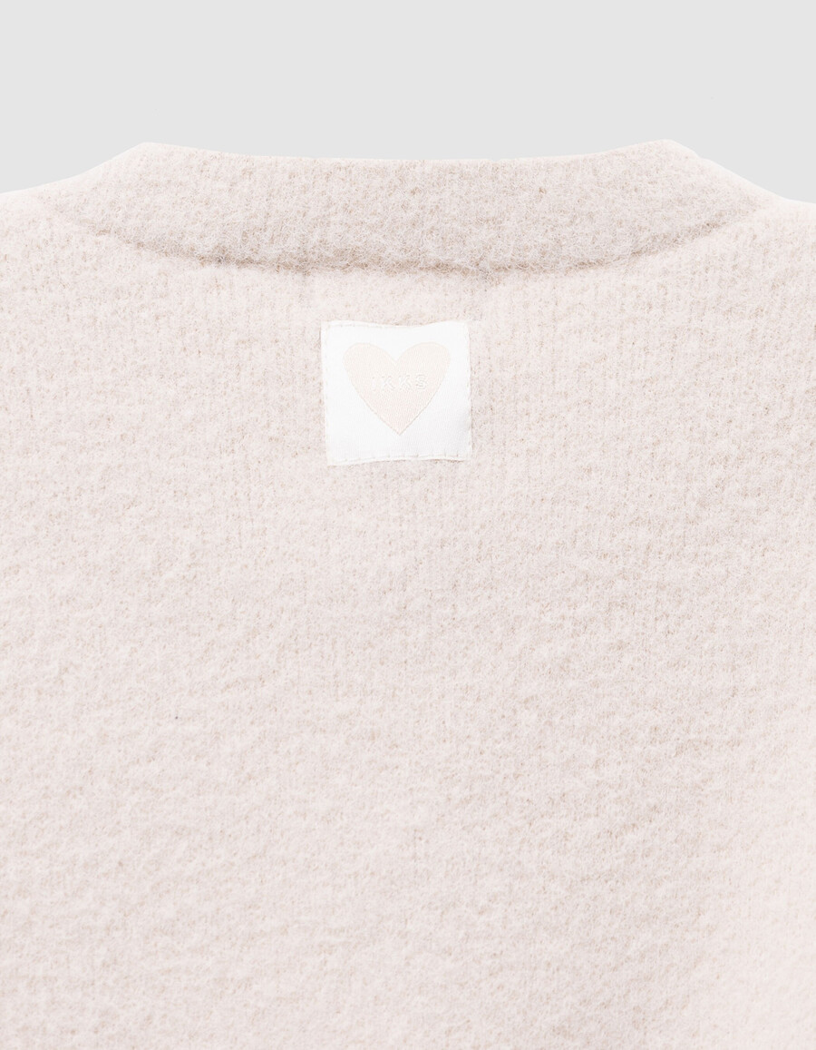 beigefarbene flauschige strickjacke mit knöpfen für mädchen