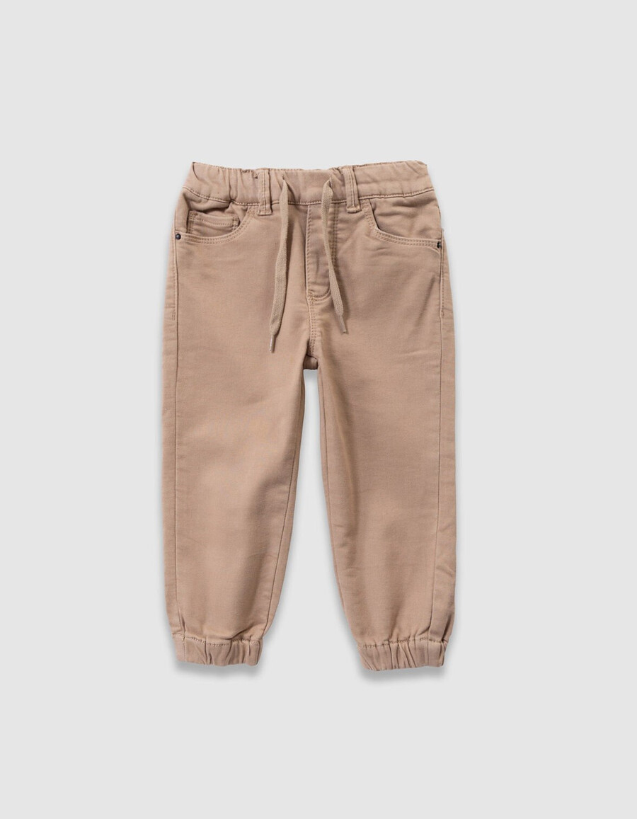 beigefarbene locker sitzende jeans für jungen mit elastischem bund