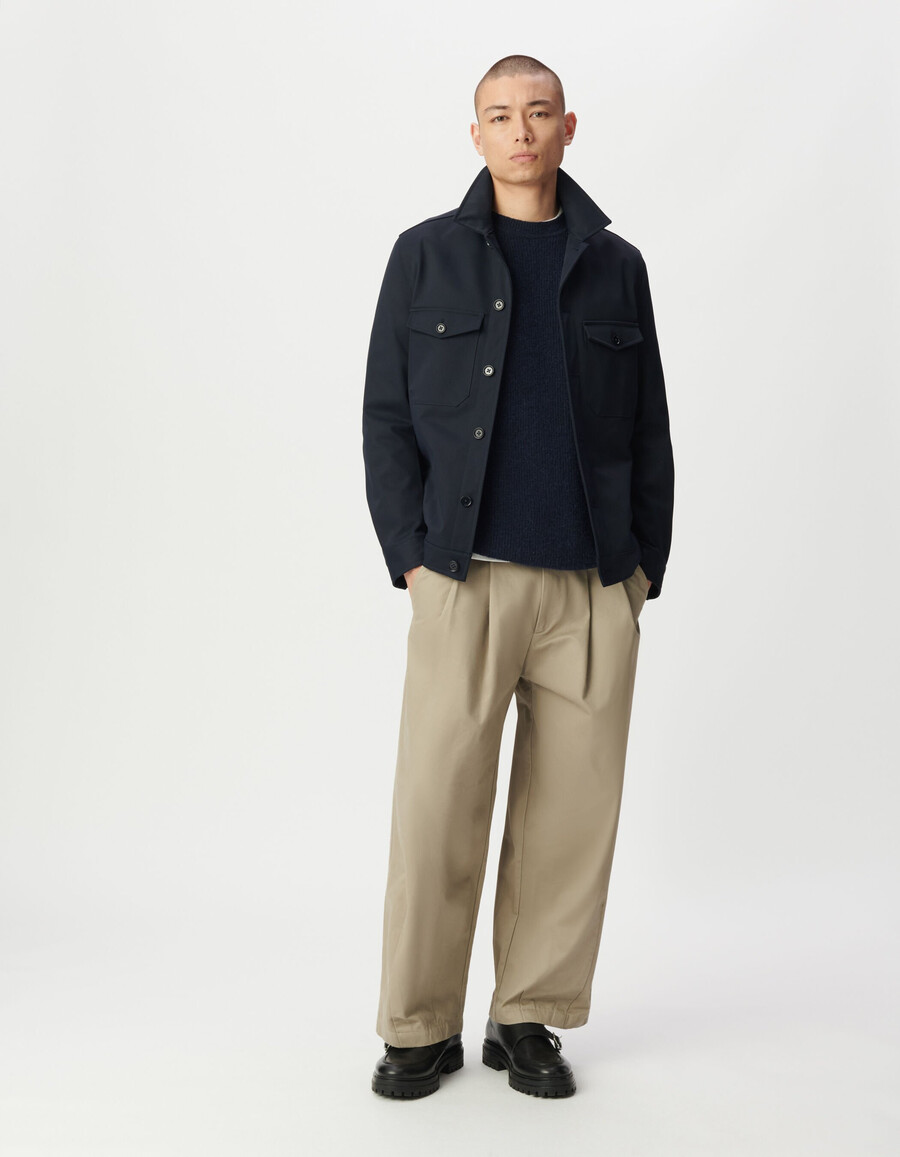 herren-marineblaue jacke mit aufgesetzten taschen