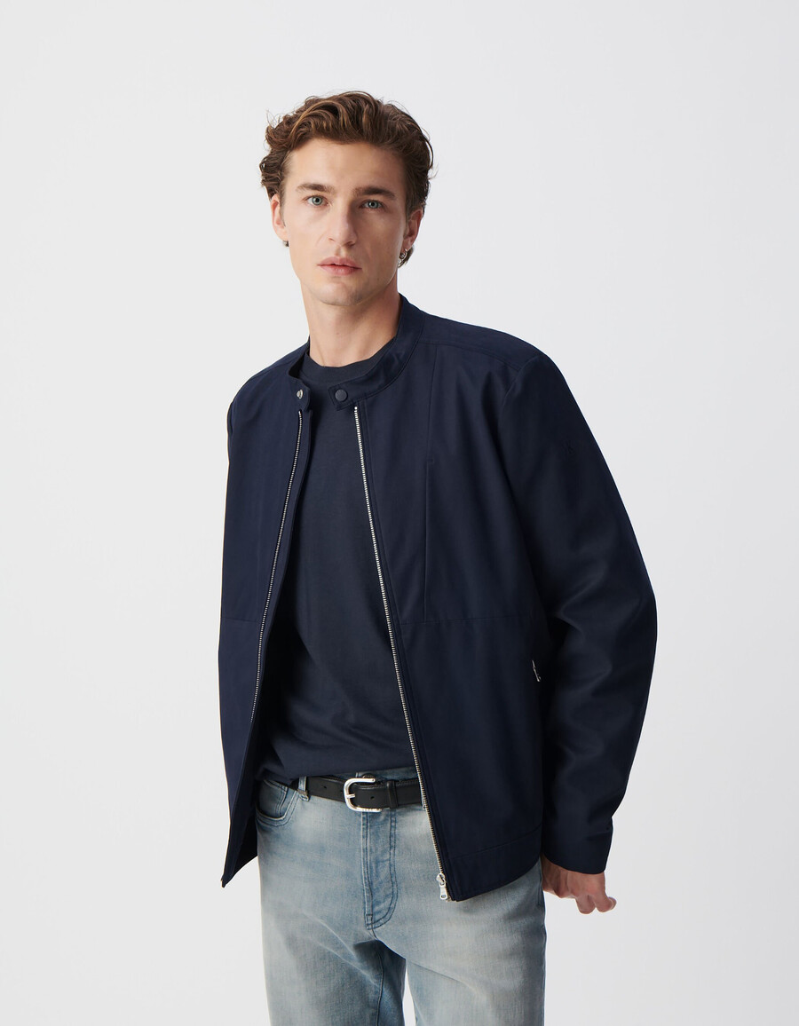 herrenjacke mit druckknopfkragen in marineblau