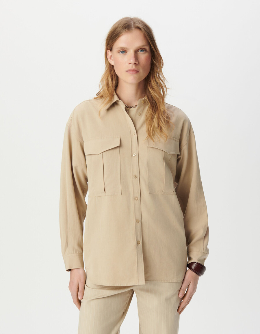beigefarbenes oversize-damenhemd mit xl-taschen