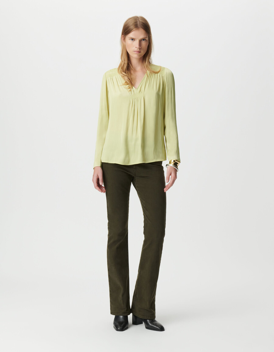 grüne fließende damenbluse mit smock-details