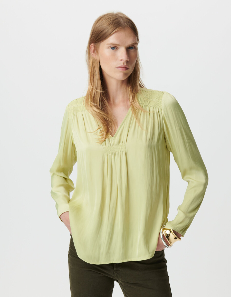 grüne fließende damenbluse mit smock-details