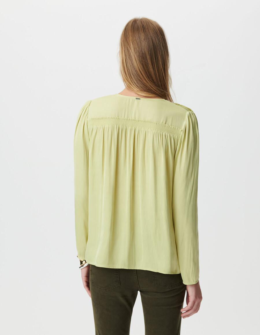 grüne fließende damenbluse mit smock-details