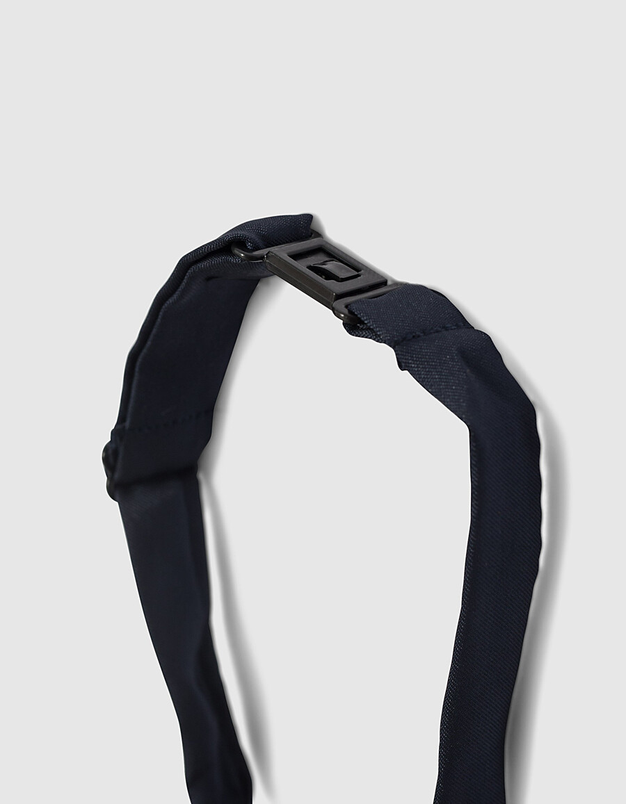 marineblaue krawatte für jungen