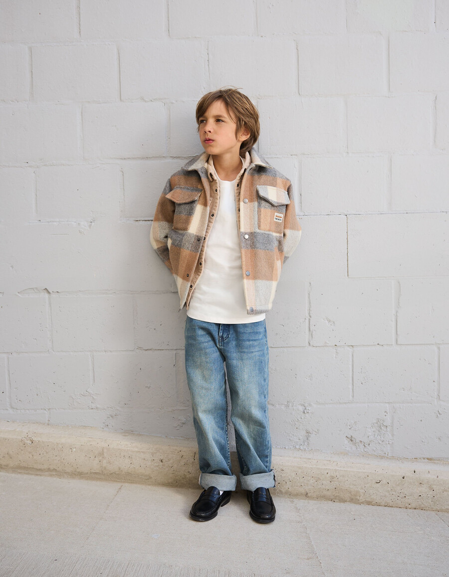 beige karierte jungenjacke aus wollstoff mit fellfutter