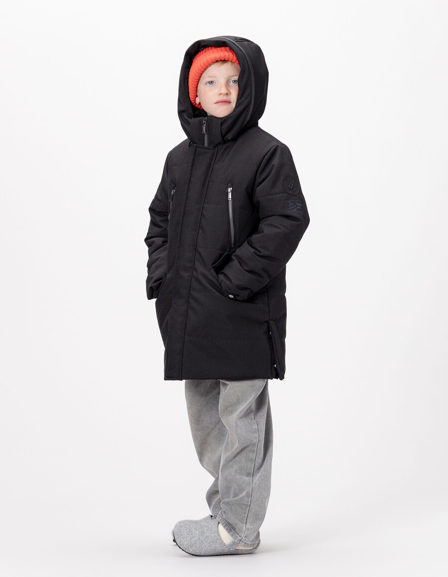 schwarzer gesteppter parka mit kapuze und reißverschluss für jungen