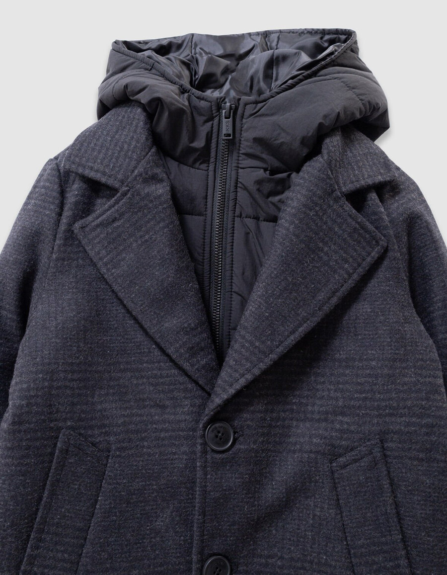 jungen-marineblauer karomantel mit kapuze