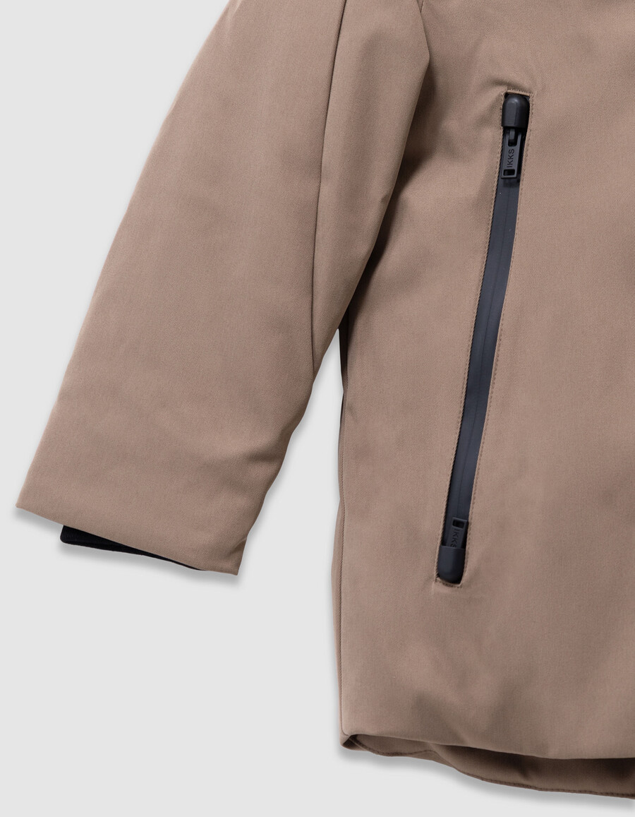 beigefarbener 2-in-1-parka und ärmellose steppjacke für jungen