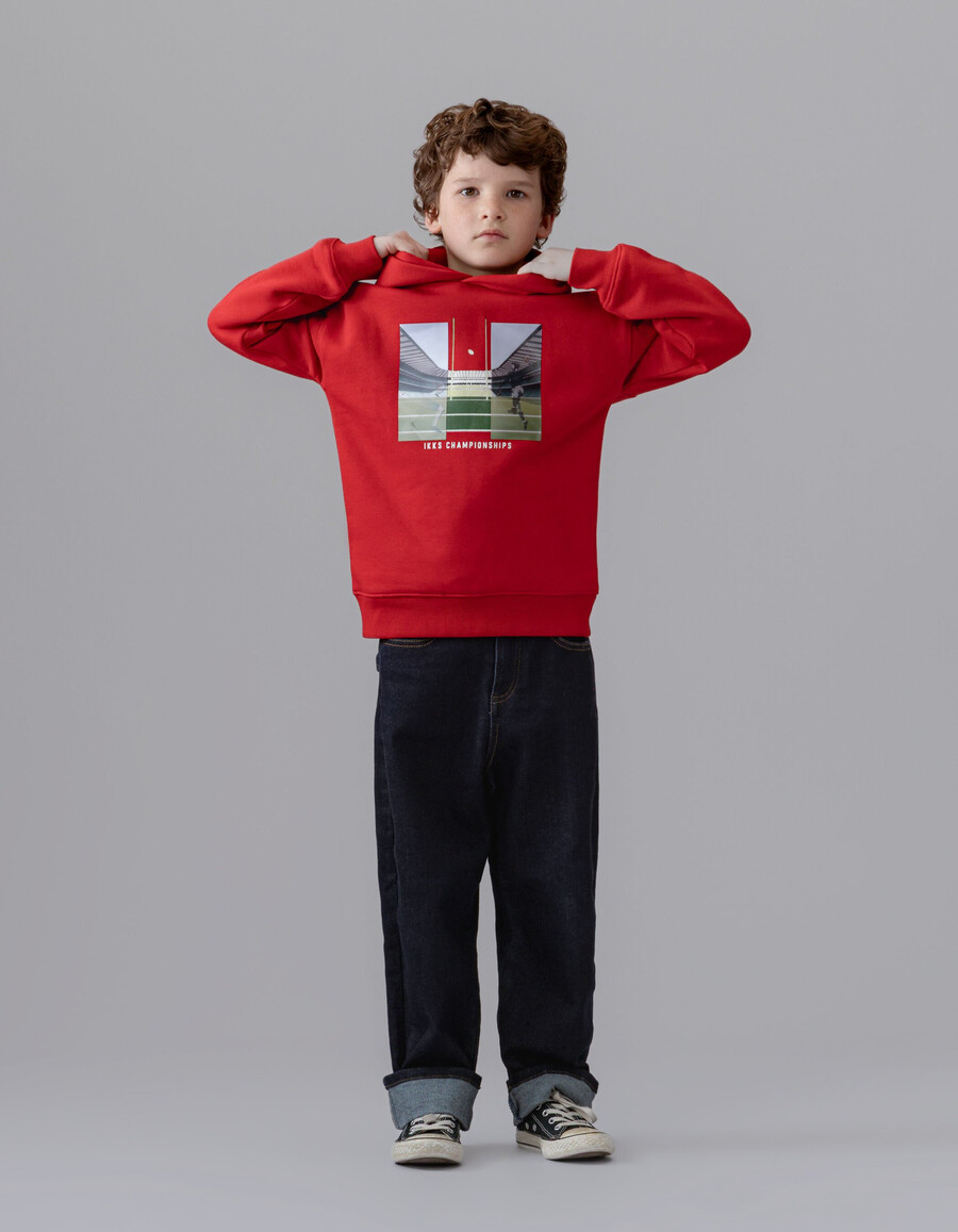 roter kapuzenpullover für jungen mit lentikularbild