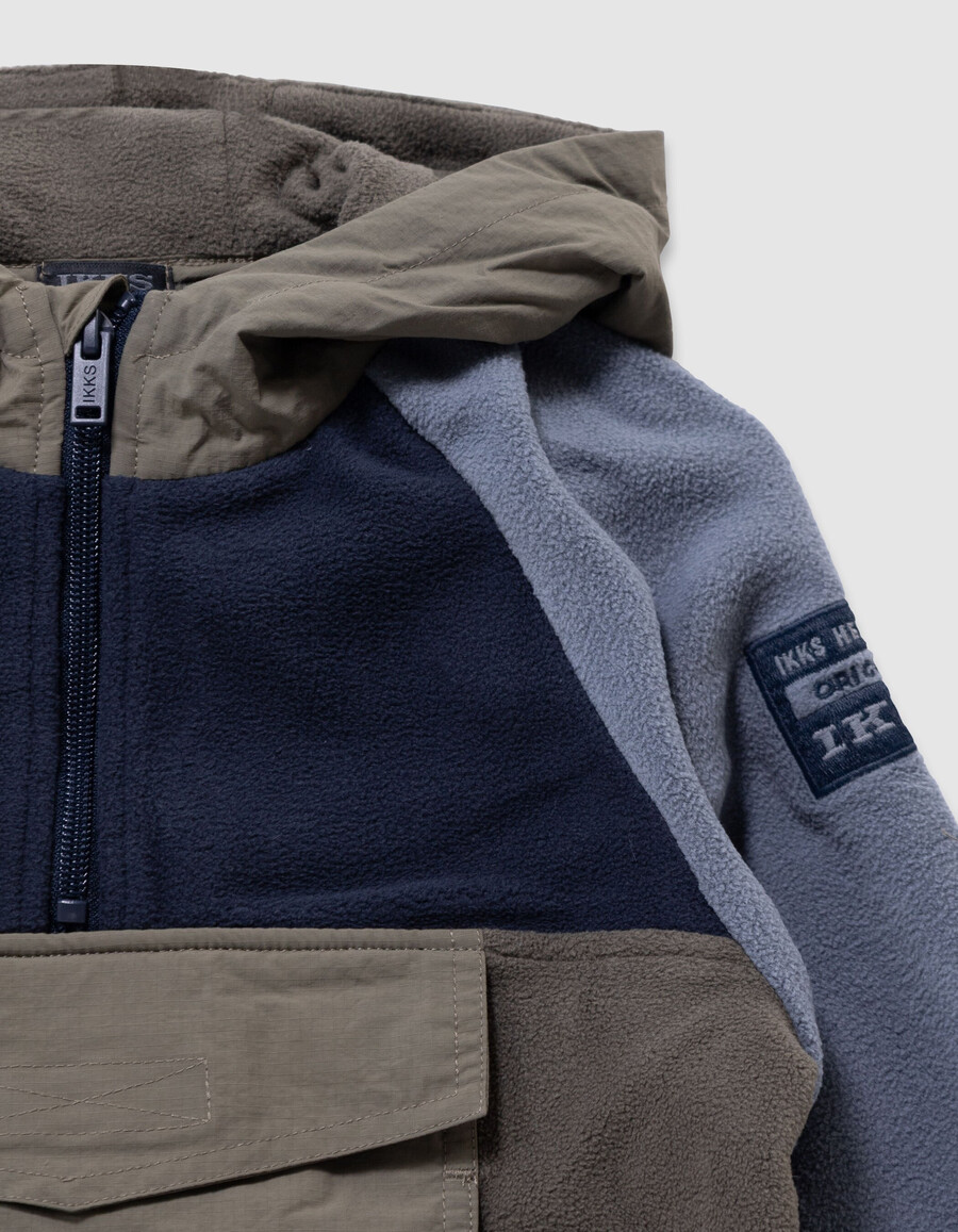jungen-fleece-hoodie in khaki und blau