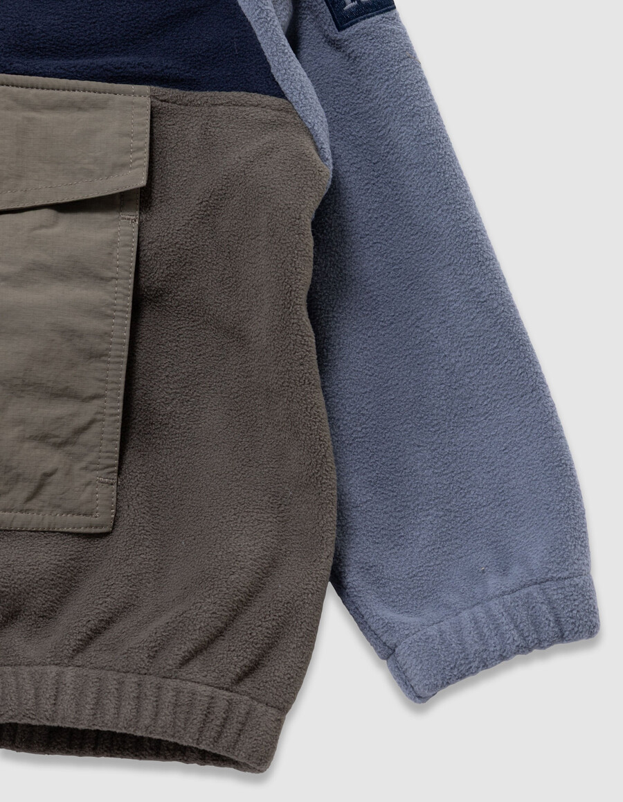 jungen-fleece-hoodie in khaki und blau