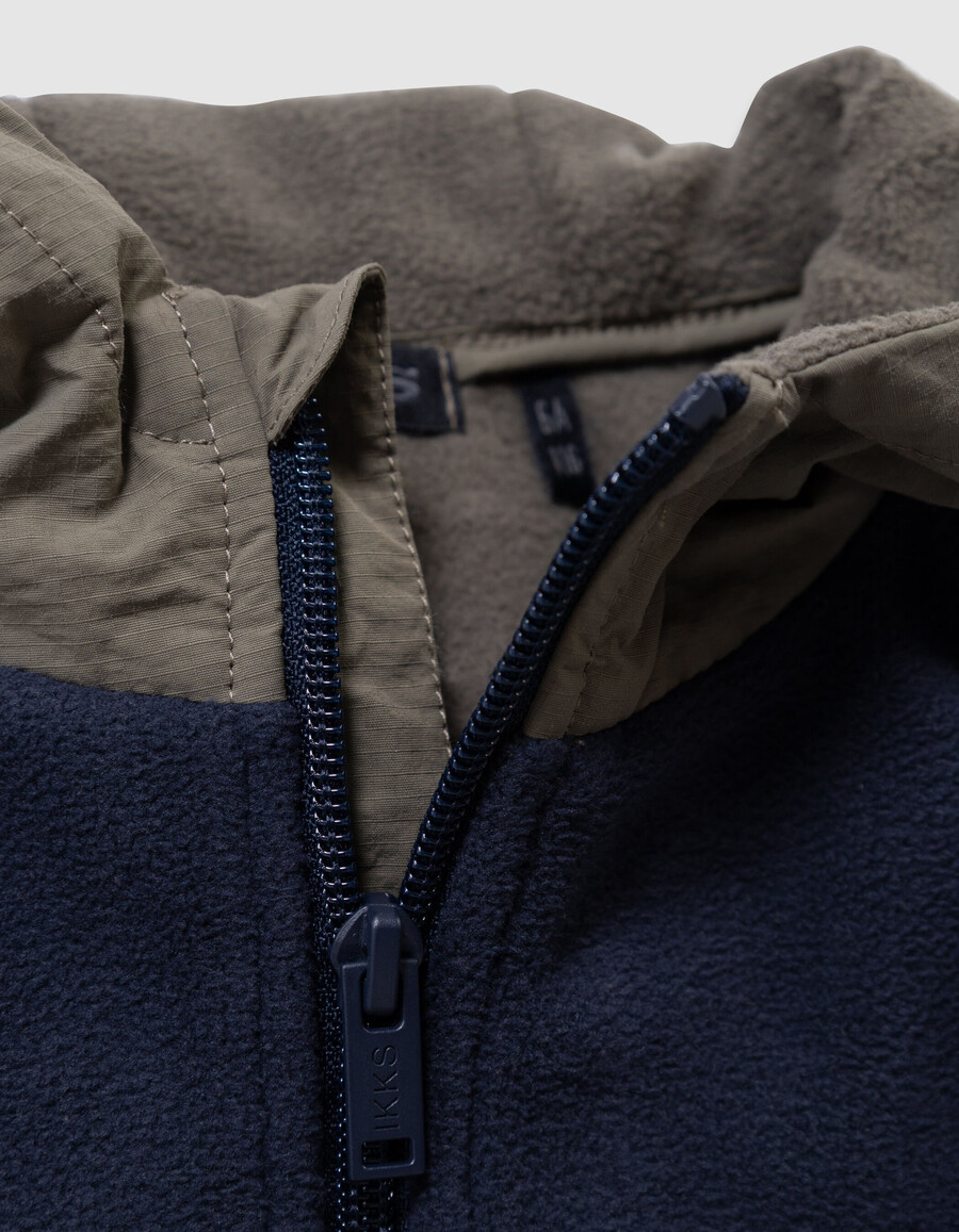 jungen-fleece-hoodie in khaki und blau