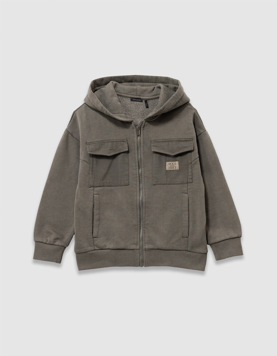khakifarbene strickjacke mit kapuze und reißverschluss für jungen taschen aus verschiedenen stoffen