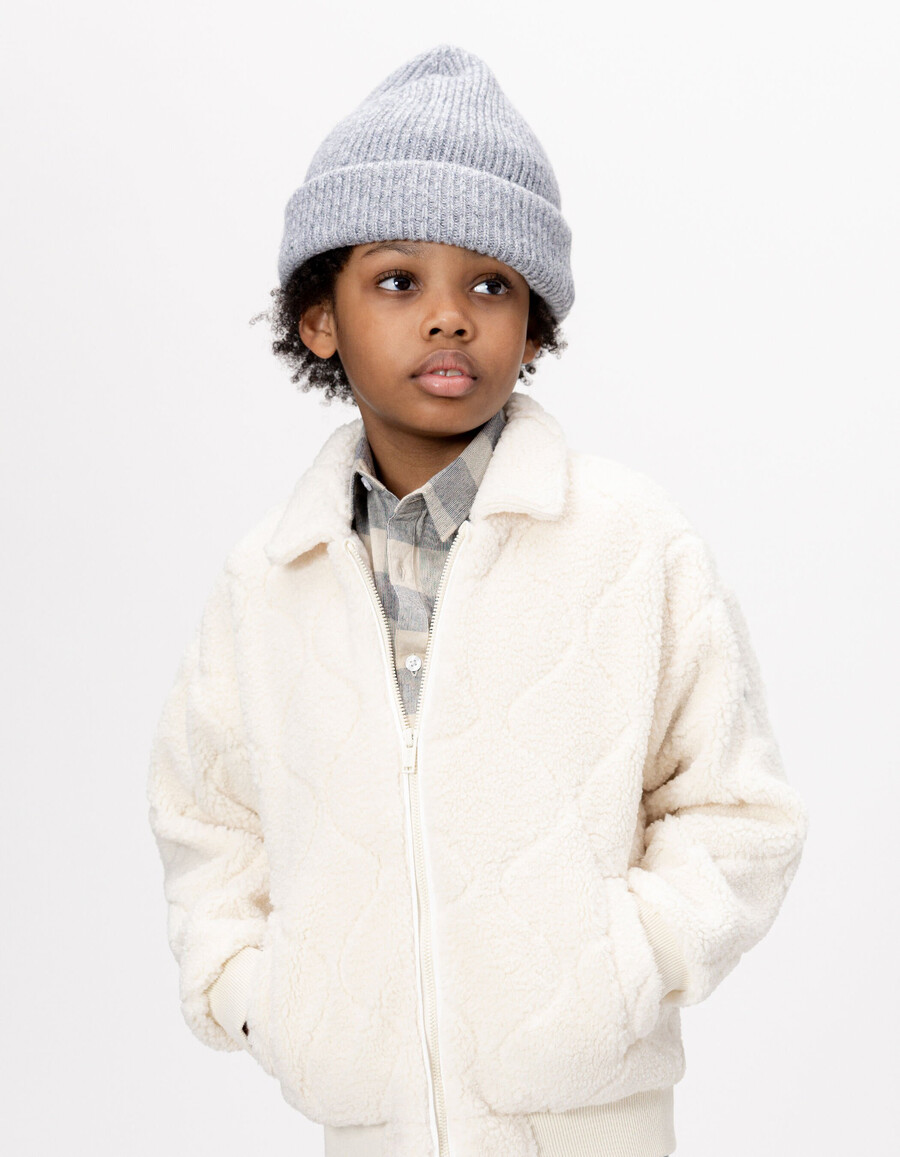 jungen-steppstrickjacke aus ecrufarbenem sherpa-fleece mit reißverschluss
