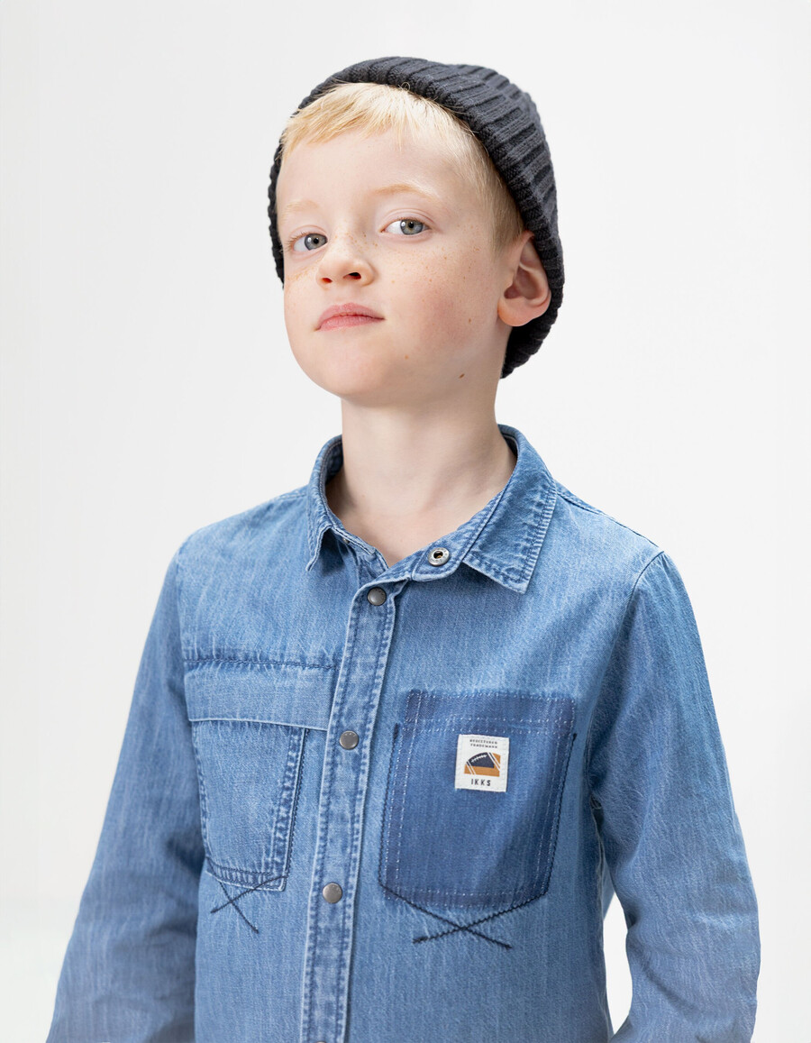 jungen-jeanshemd in blau mit abnehmbarer kapuze