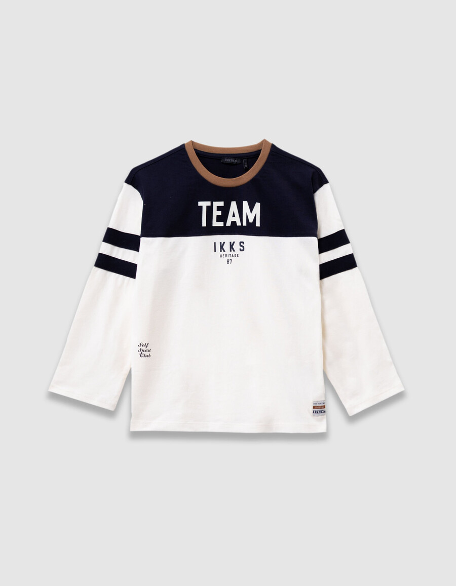 jungen-t-shirt aus bio-baumwolle in marineblau und weiß kamelhalsausschnitt