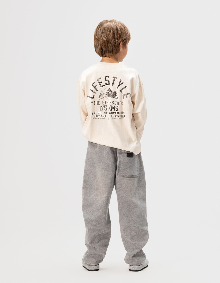 beiges t-shirt aus bio-baumwolle für jungen mit xl-aufdruck auf dem rücken