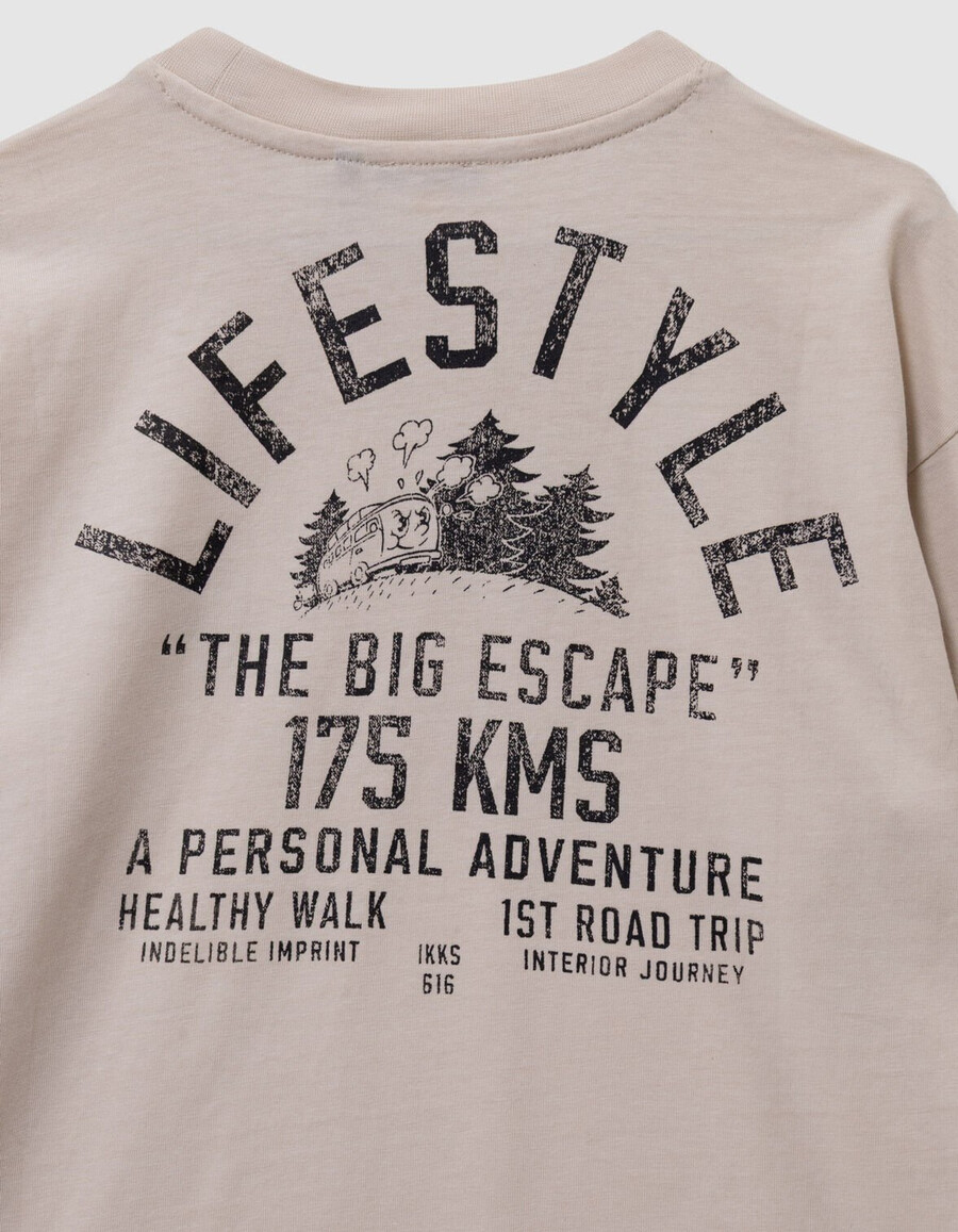 beiges t-shirt aus bio-baumwolle für jungen mit xl-aufdruck auf dem rücken
