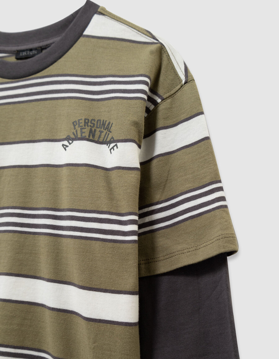 graues jungen-t-shirt aus bio-baumwolle mit trompe-lœil-muster und ärmeln