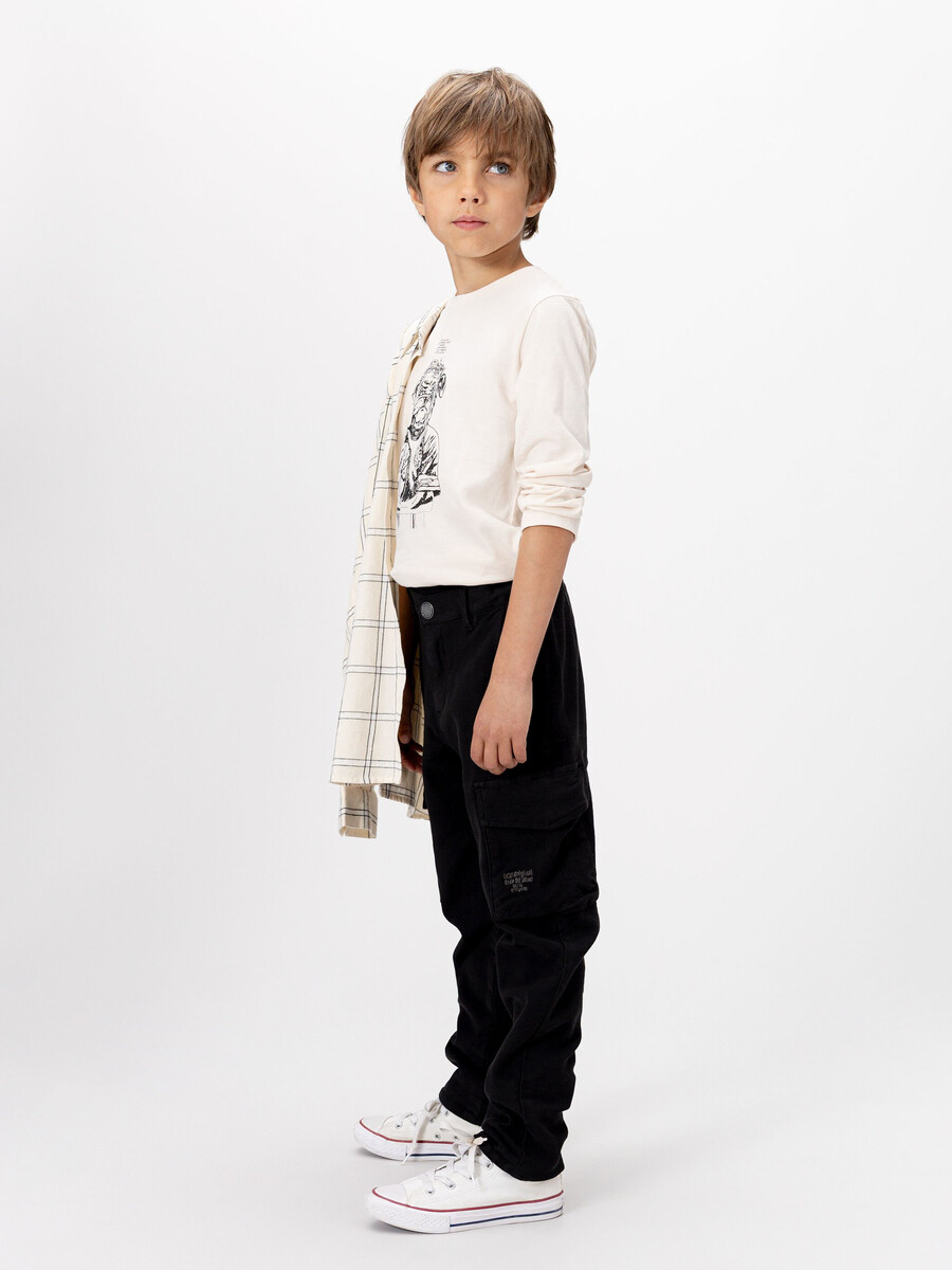 schwarze cargohose für jungen mit geradem schnitt