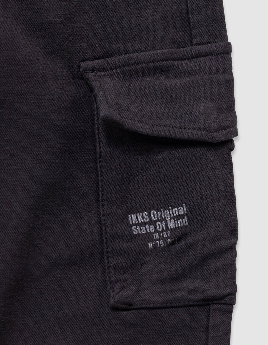 schwarze cargohose für jungen mit geradem schnitt