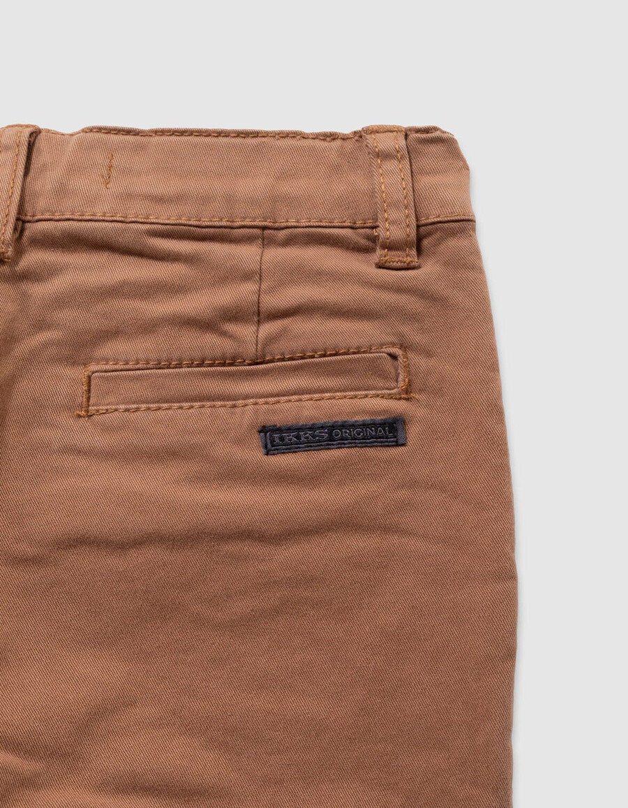 hellbraune locker sitzende chinos für jungen
