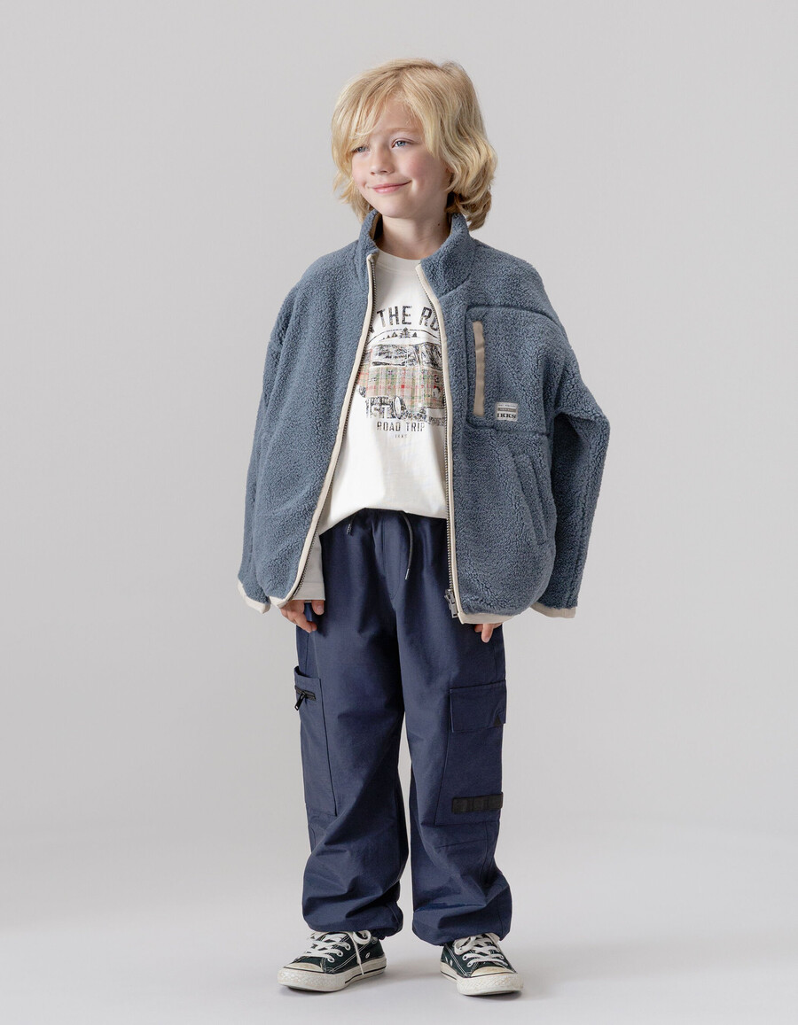 marineblaue nylon-jogginghose für jungen im cargo-stil