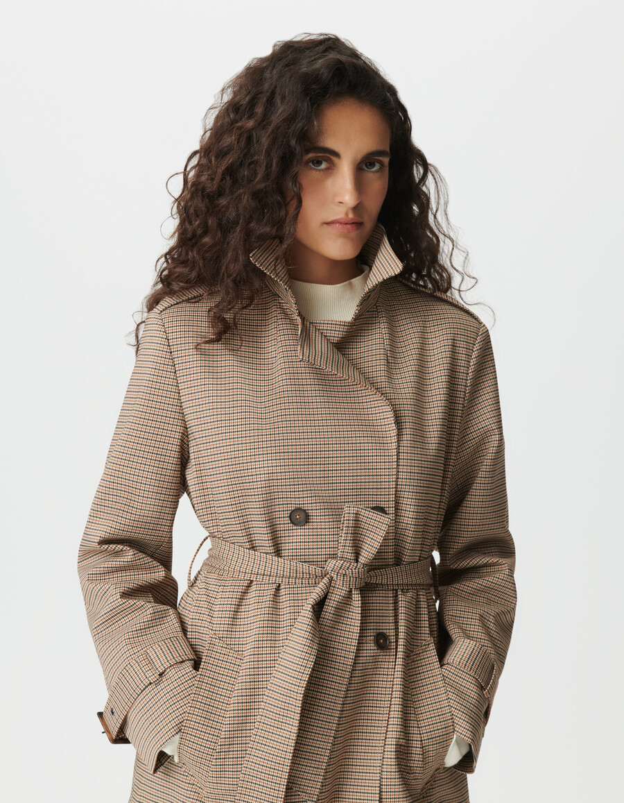 damen-trenchcoat in kamelhaar mit hahnentrittmuster