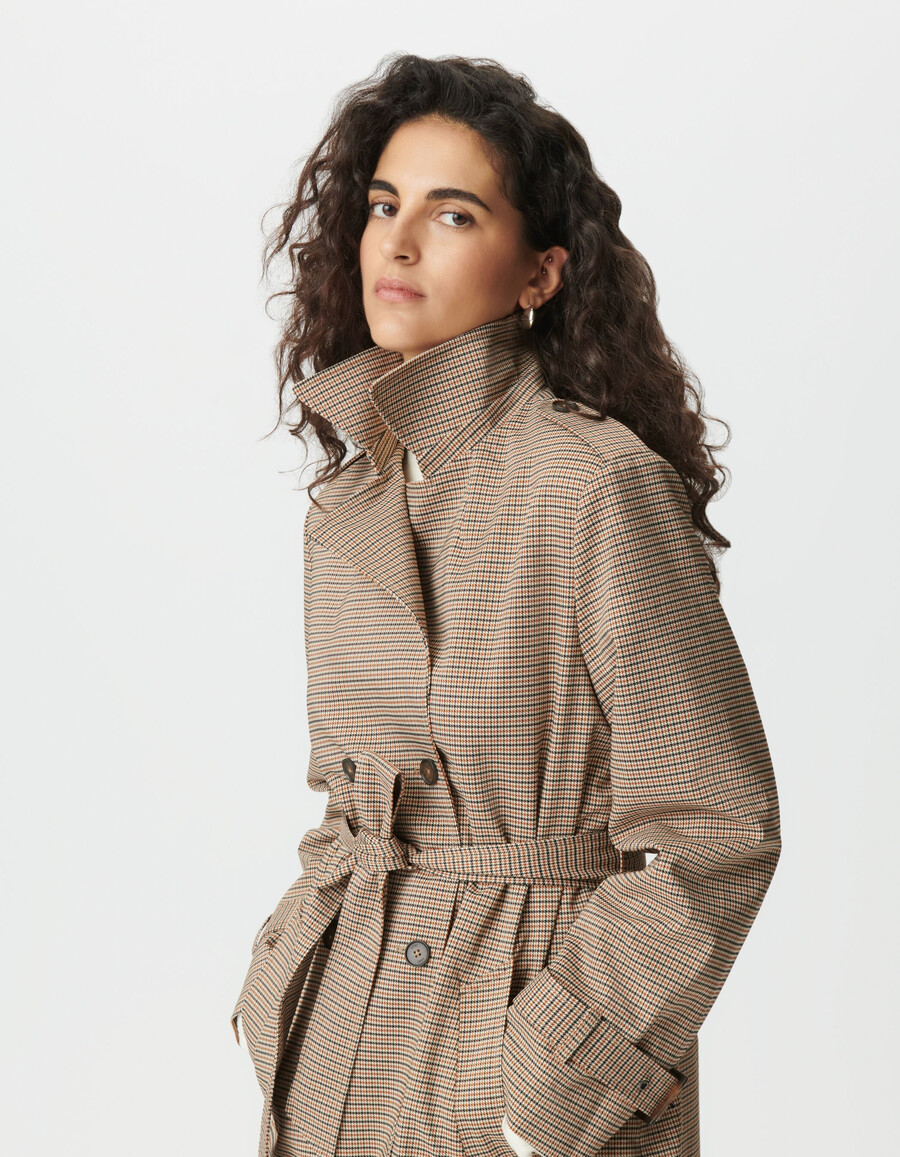 damen-trenchcoat in kamelhaar mit hahnentrittmuster