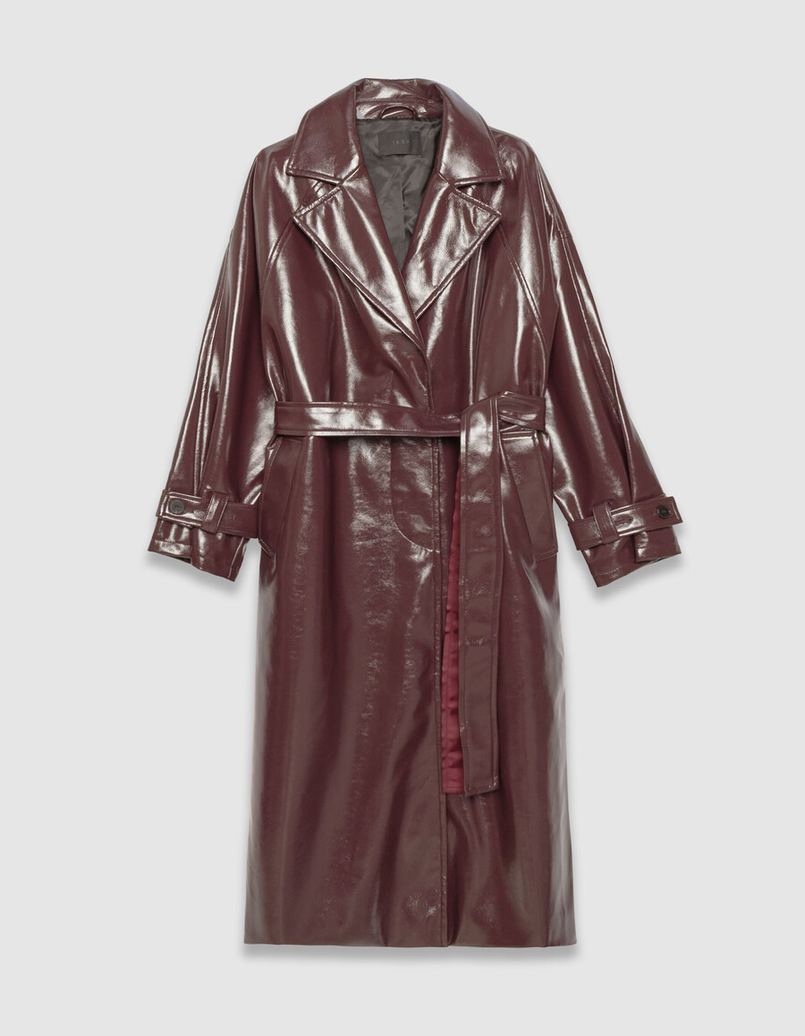 damen-trenchcoat in burgunderrot im vinyl-stil