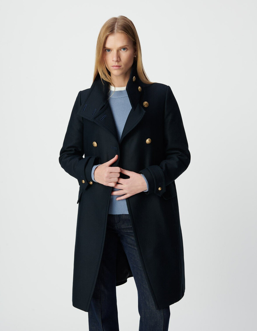 damen-peacoat in marineblau mit gravierten knöpfen