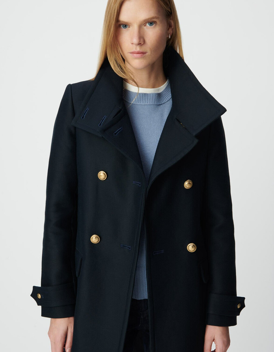damen-peacoat in marineblau mit gravierten knöpfen