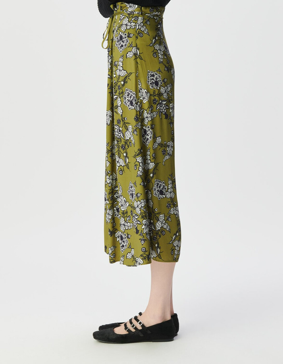 grüner damen-midirock mit blumenmuster