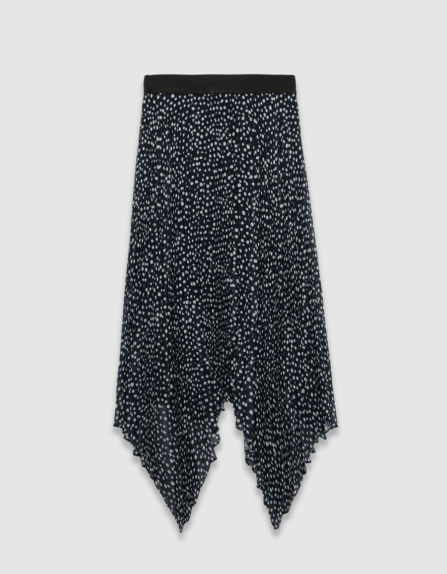 damen-langrock mit marineblauem polka-dot-muster und falten