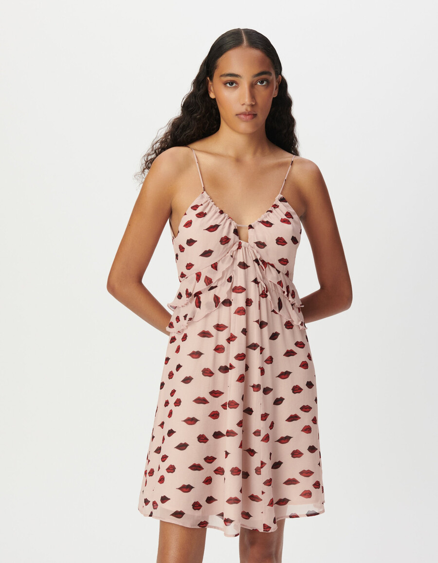 damen-trägerkleid aus rosa voile mit mundmuster