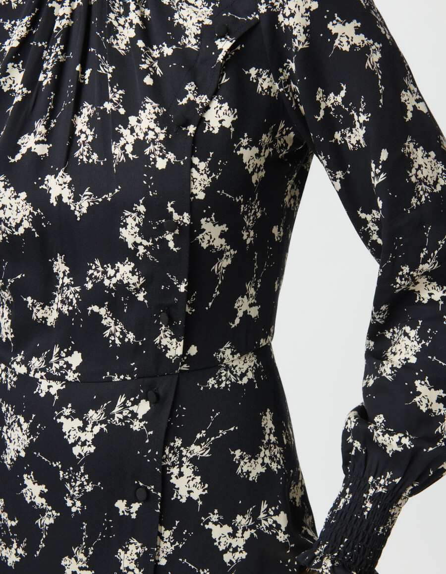 schwarzes langes damenkleid mit wildblumenmuster