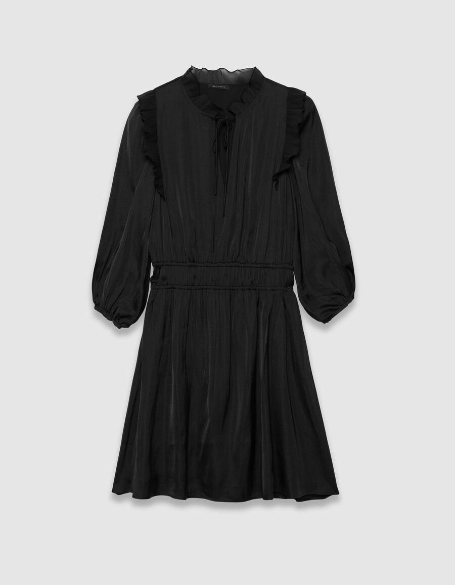 schwarzes damenkleid aus geknittertem satin mit plissierten rüschen