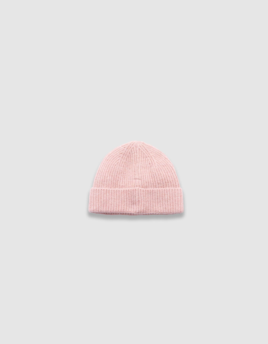 mädchen-strickmütze in rosa mit glitzer und blumenstickerei
