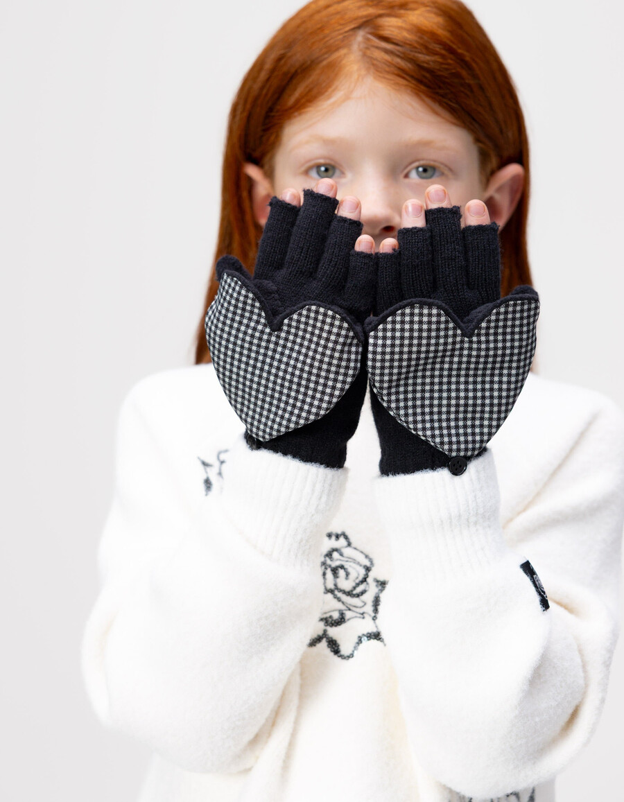 schwarze gestrickte herzförmige fäustlinge für mädchen