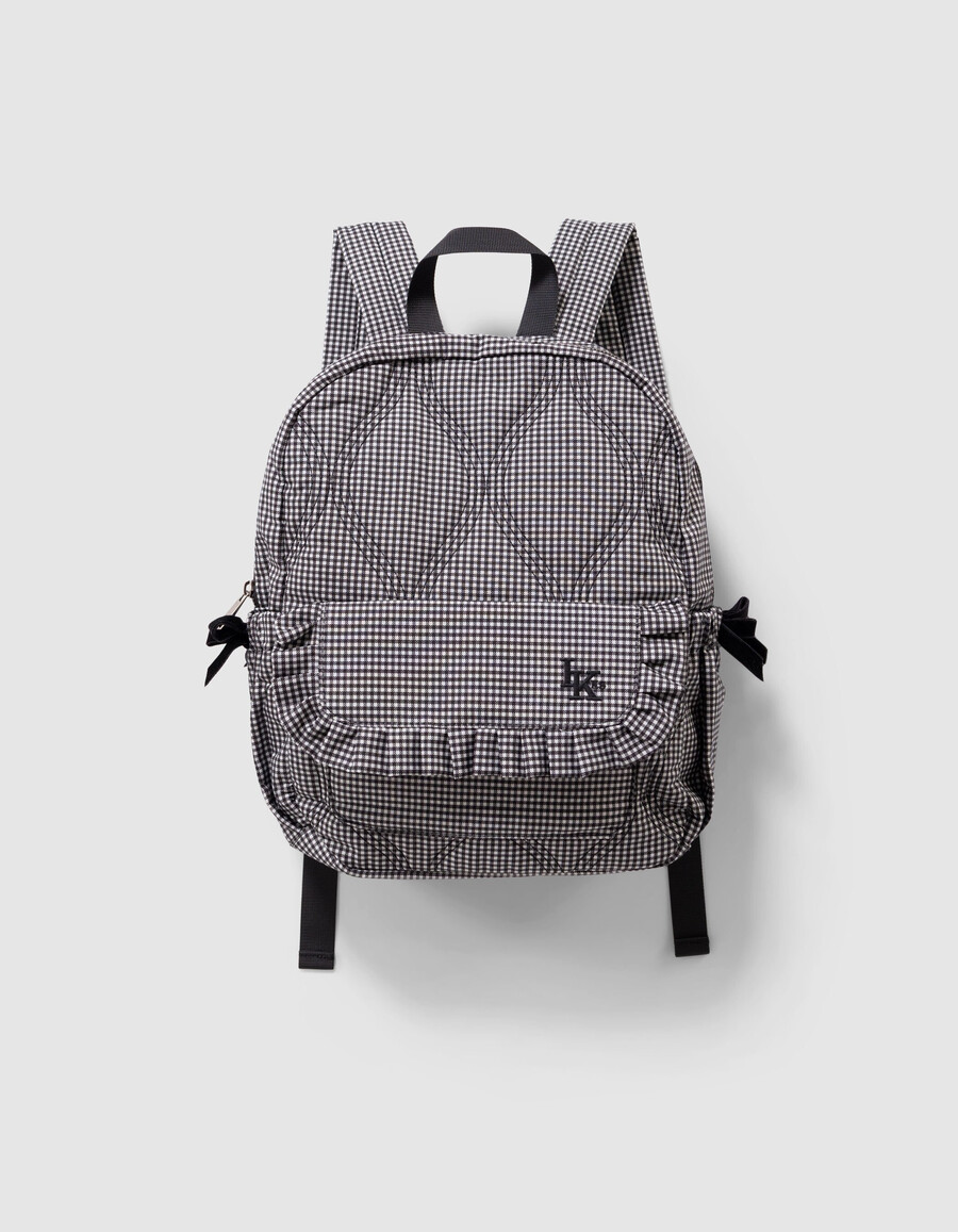 schwarzer mädchenrucksack mit ecrufarbenem vichy-karo und rüschendetails