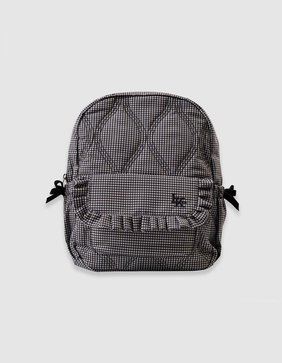 schwarzer mädchenrucksack mit ecrufarbenem vichy-karo und rüschendetails