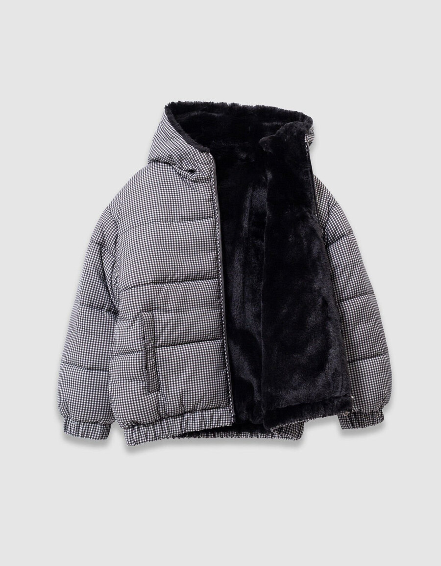 schwarze wendbare steppjacke für mädchen mit hahnentrittmuster und sherpa-futter