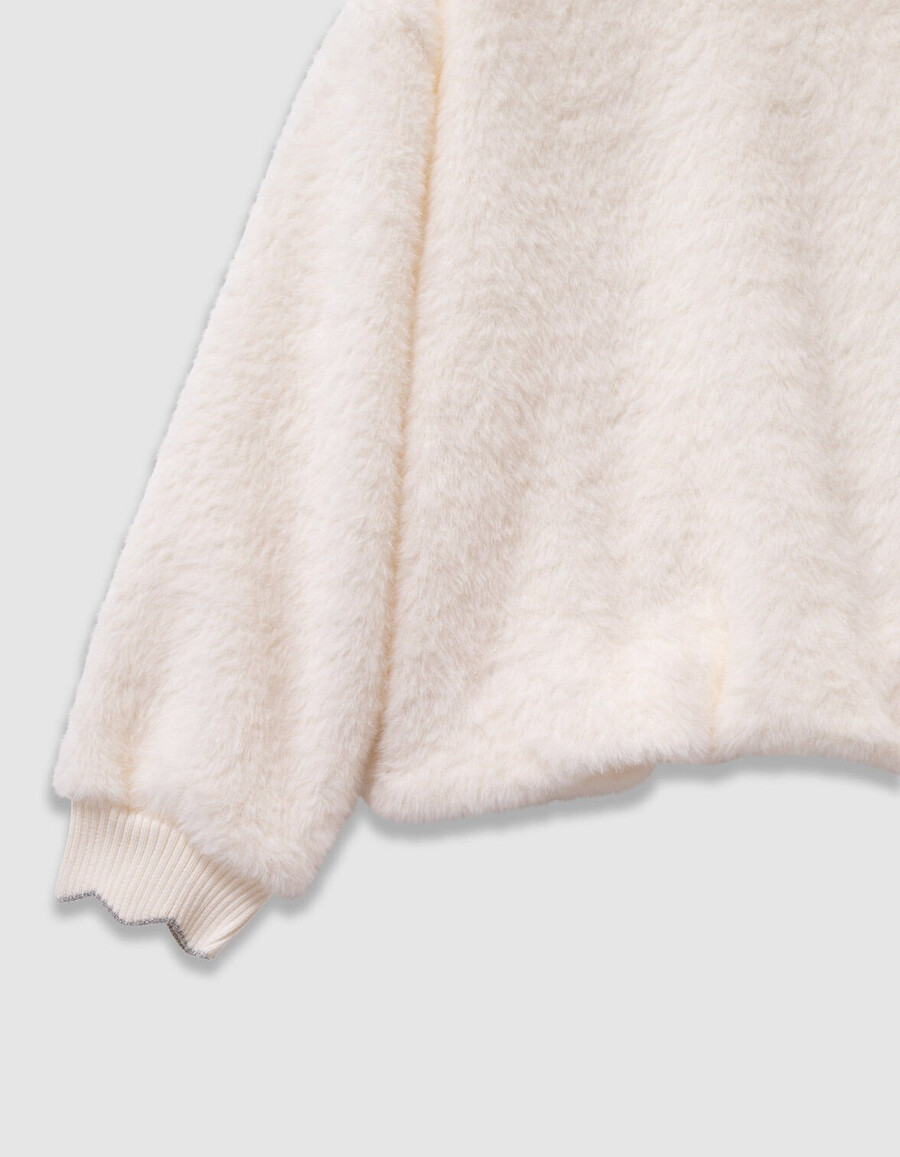 mädchen-kapuzenpullover in ecru mit herzaufnäher