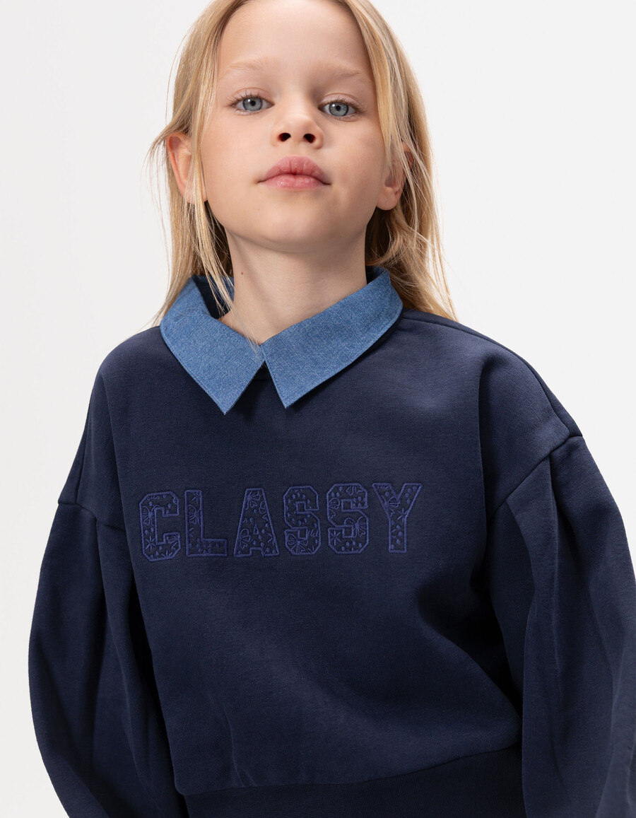 mädchen-sweatshirt mit trompe-lœil-muster in marineblau